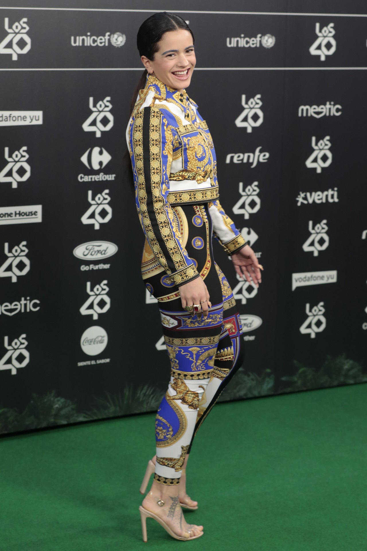 La sorpresa de la noche venía de la mano de Rosalía, que además de entregar premio nos deleitó a todos con su temazo 'Malamente'.