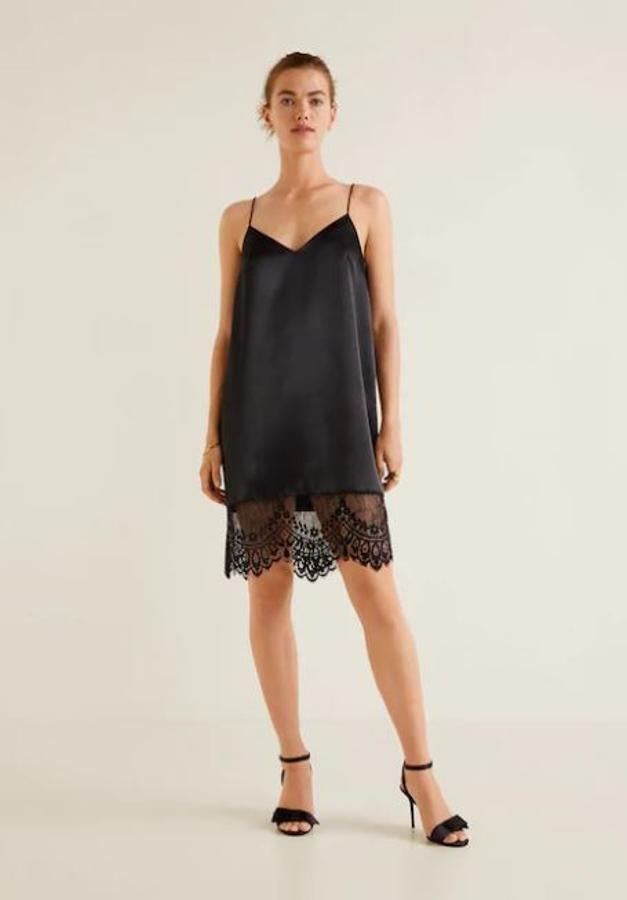 Un diseño hipersexy con tirantes finísimos y el encaje rematando el bajo (Mango, 29,99 euros).