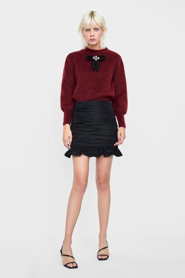 Nos enamoramos de esta falda (y se su topa a juego) en cuanto salió a la venta. Apuesta por una de las piezas comprándola con descuento (29,95 euros antes del Black Friday).