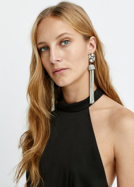 Pendientes colgantes con stress de Mango: 15,99 euros.