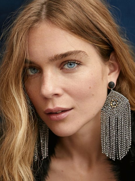 Pendientes colgantes con cristales de Mango: 15,99 euros.