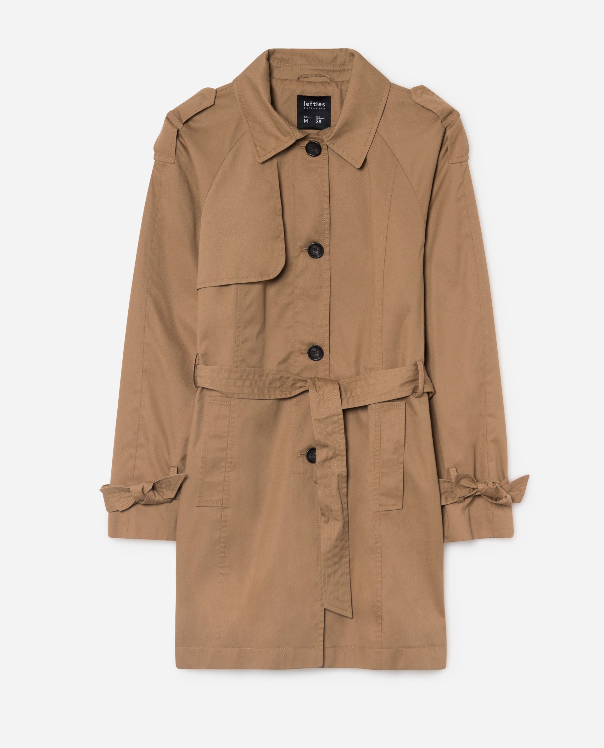 Trench en color camal de Lefties: 19 euros.
