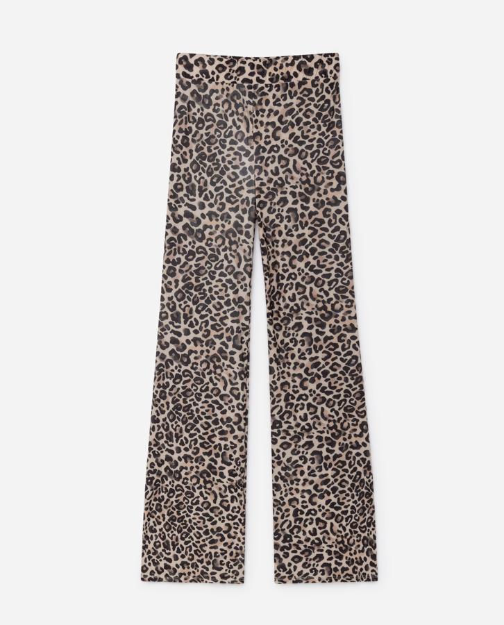 Esta forma es la que se lleva  y si se mezcla con leopardo, tienes doble tendencia en una sola prenda (14 euros).