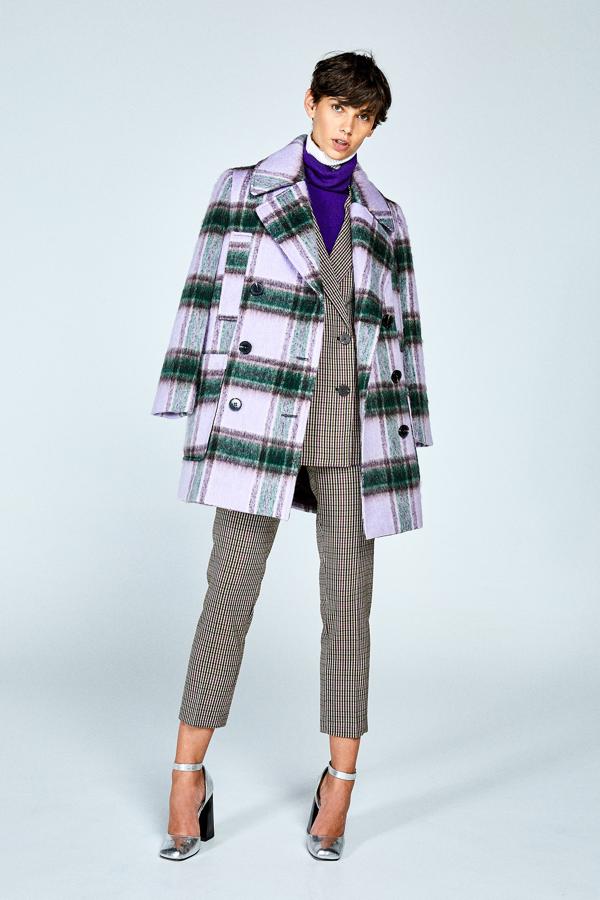 Los cuadros pueden parecerte aburridos, pero su versión 2018 en tonos verdes y morados es irresistible (79,99 euros).