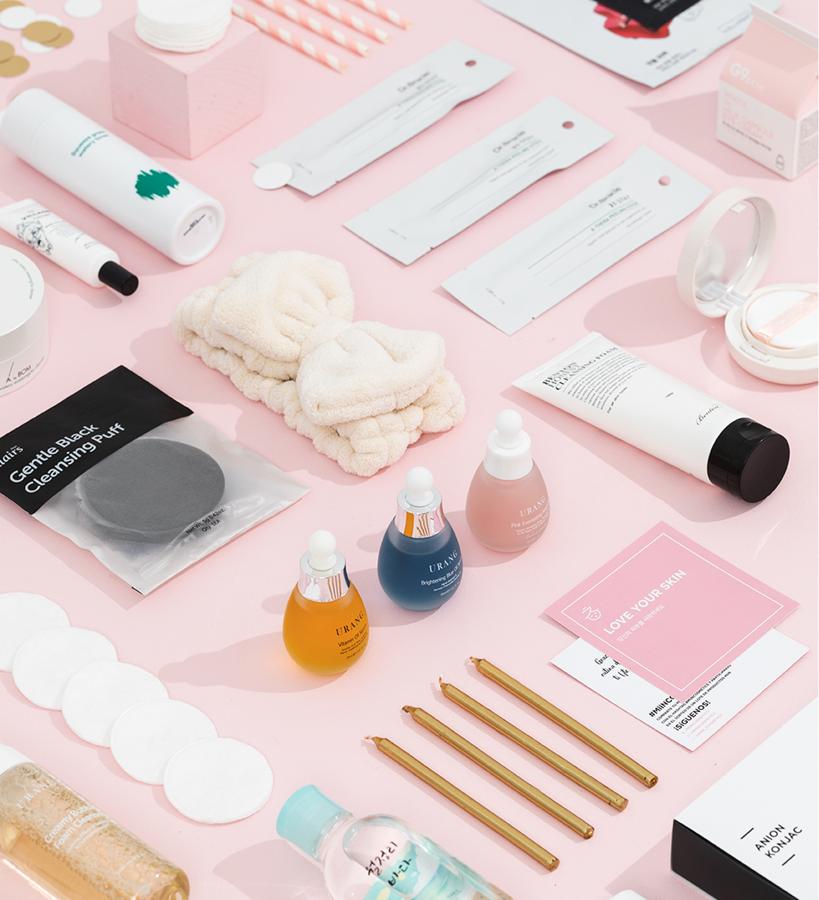 A partir del jueves 22 a las 22h la empresa especializada en cosmética coreana (miin-cosmetics.com) ofrecerá un 20% de descuento en toda la web, a excepción del libro “El arte coreano del cuidado de la piel”. Además, este mismo descuento se hará también en sus tiendas físicas el viernes y el sábado.