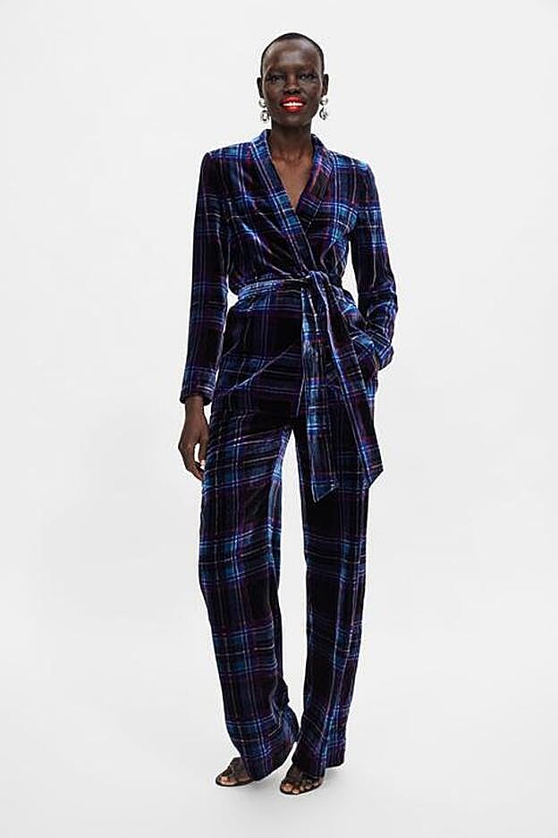 Blazer 79,95 euros y pantalón 49,95.