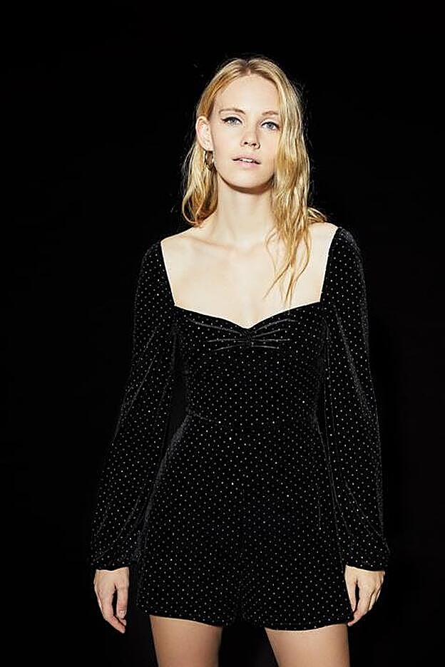 Mono de Bershka (29,99 euros).