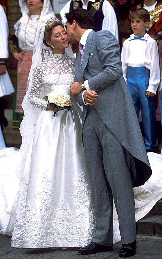 Otra boda real más. De las primeras en las que la novia llevaba un Valentino. Desde entonces, la amistad entre Marie-Chantal y el modisto es contra viento y marea.