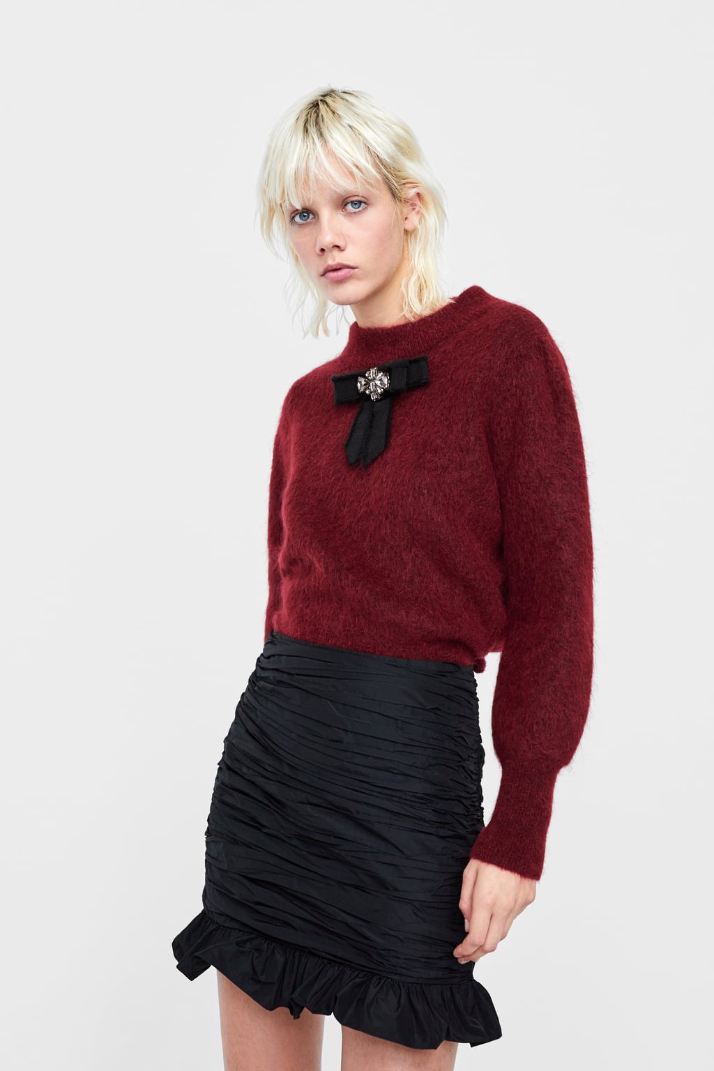 Jersey con lazo de Zara: 39,95 euros.