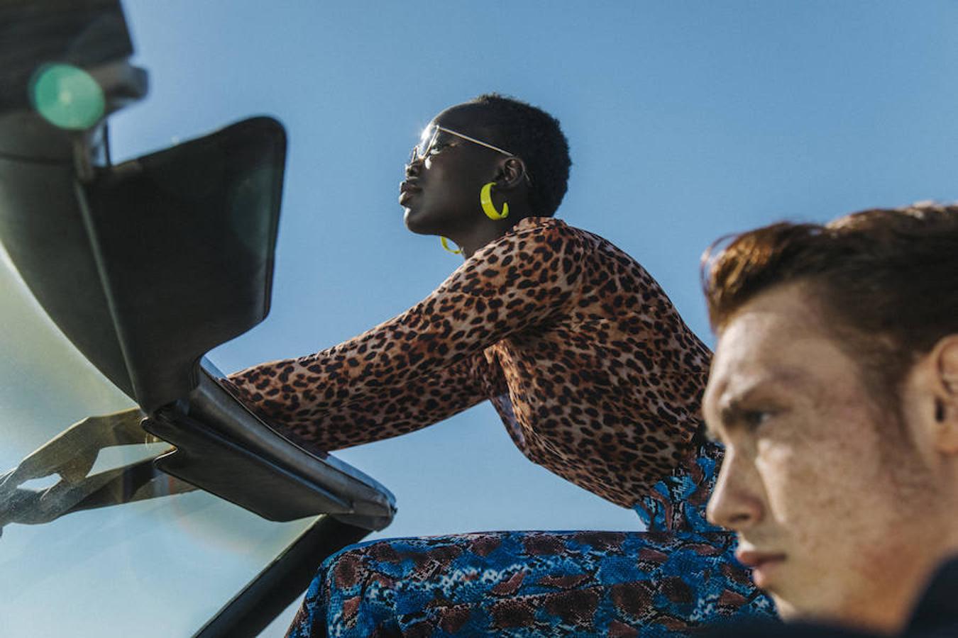 Además, los estampados animales se combinan en 'mix&matches' atrevidos y llenos de personalidad, demostrando que esta tendencia salvaje también va a sobrevivir al invierno.