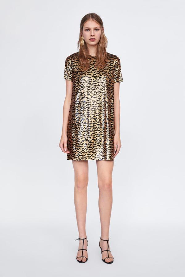 Vestido de lentejuelas con estampado 'animal print', 39,95 euros.