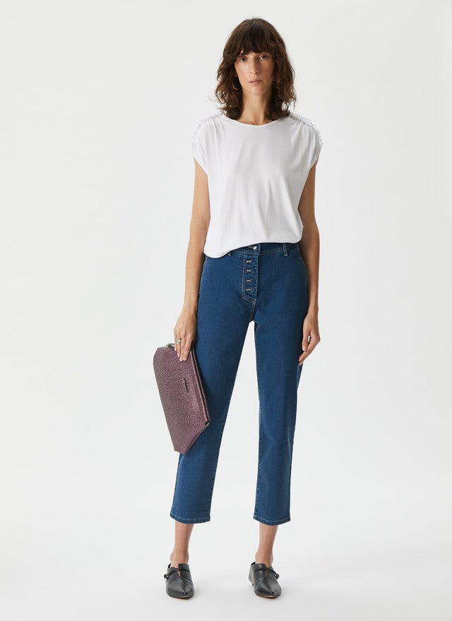 Vaqueros capri con botones delanteros, de Adolfo Domínguez. Su precio antes de las rebajas del Black Friday: 88 euros.