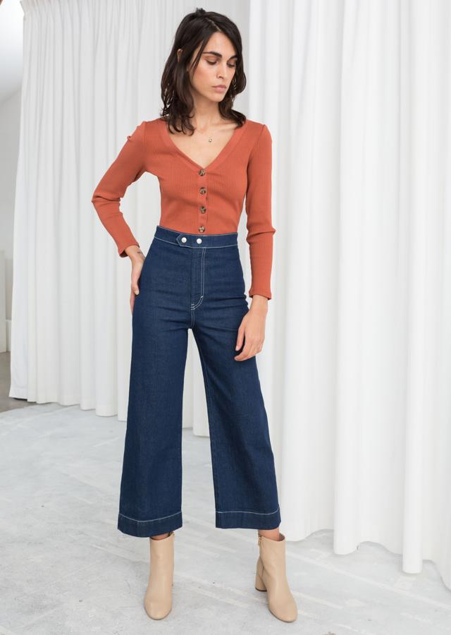 Vaqueros culotte con cintura marcada, de &Other Stories. Su precio antes de las rebajas del Black Friday: 69 euros.