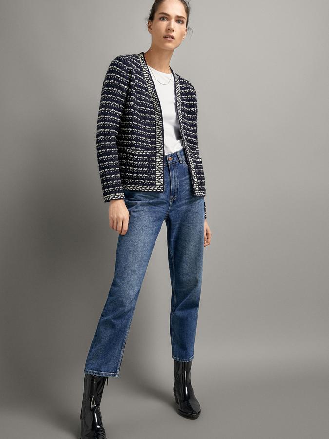 Perfecto para elevar el tono de los vaqueros acompañado de una simple camiseta blanca (59,95 euros).