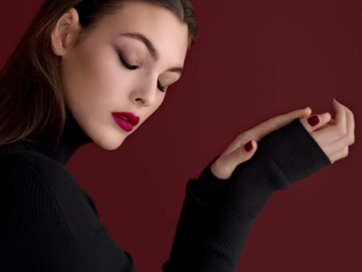 Fotos: 11 barras de labios oscuras para lucir una boca ardiente