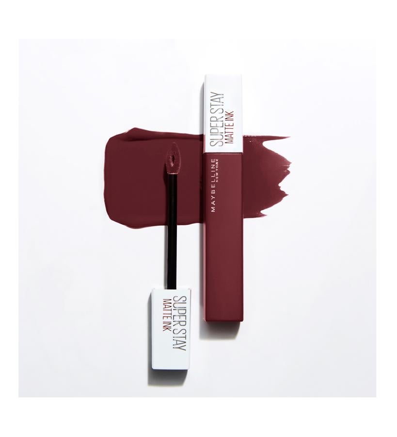 Mate Ink City Edition ya contaba con diez pintalabios mate que dejaban su sello de forma permanente, sin resecar ni cuartearse. Ahora añade cinco nuevos tonos: Globet Rotter, Danier, Insoirer, Selfstarter y Founder. Y es este último el que hemos elegido por su imponente color opaco. La tinta líquida ofrece una gran cobertura, su aplicador en forma de flecha, facilita que solo tengas que hacer una pasada para dejar tus labios cubiertos a la perfección y durante muchas horas. (9,90 €).