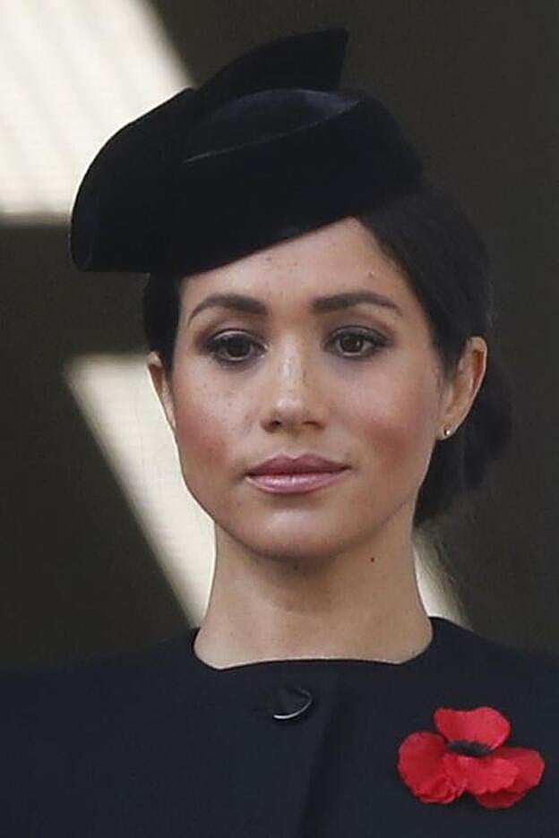 Marcar bien el arco de cupido y los laterales es vital para que el deliineado quede con el efecto que queremos.