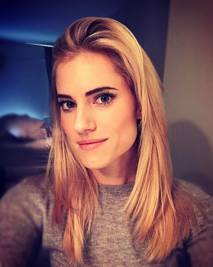 El año pasado, la protagonista de "Girls" cambió su castaño natural por un rubio dorado, una decisión que quizé le hizo perder un poco de personalidad: ocurre cuando el efecto suavizante del rubio se ejerce sobre facciones que no requieren de tanta suavidad.