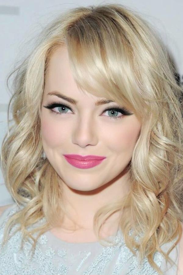 Al principio de su carrera, la protagonista de "La, la, land" se presentaba rubísima, como mandan los cánones de la belleza en Hollywood. No le duró demasiado el aclarado.