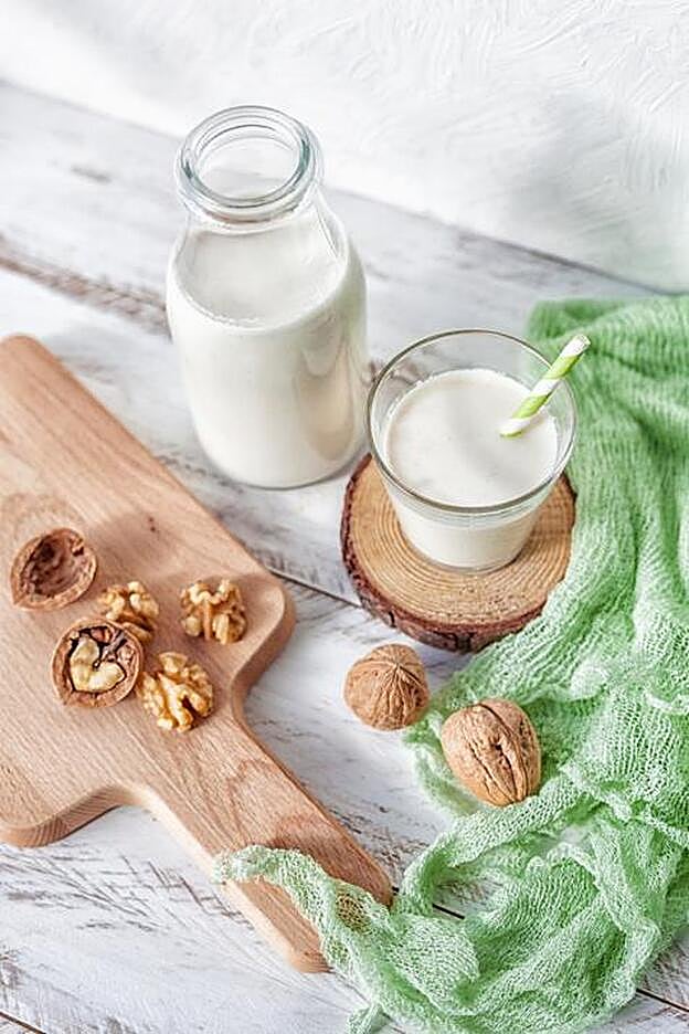 Para evitar la osteoporosis y otro tipo de secuelas, es recomendable consumir unos 1000 mg de calcio por día.