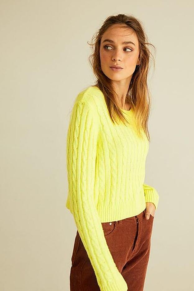 Jersey cropped con diseño de trenzas, 17,99 euros.