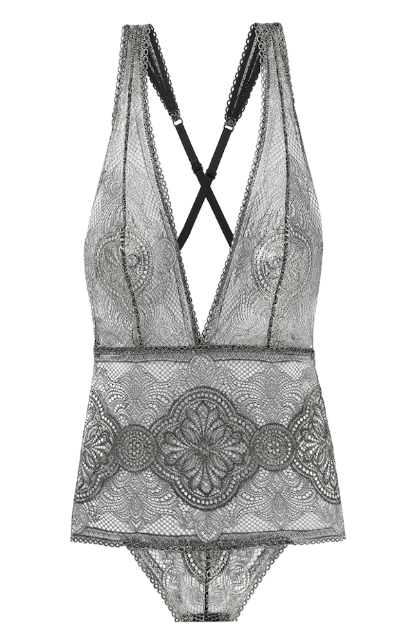 Un "body" despampanante en color gris plateado.