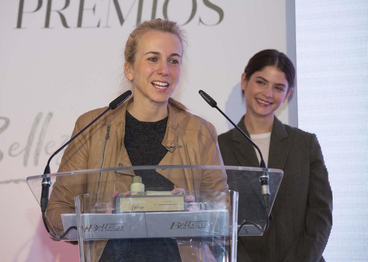 Ganador: Advanced Night Repair Eye de Estée Lauder. Recogió el premio Daria von der Pahlen, Communications and PR Director de Estée Lauder & Tom Ford.