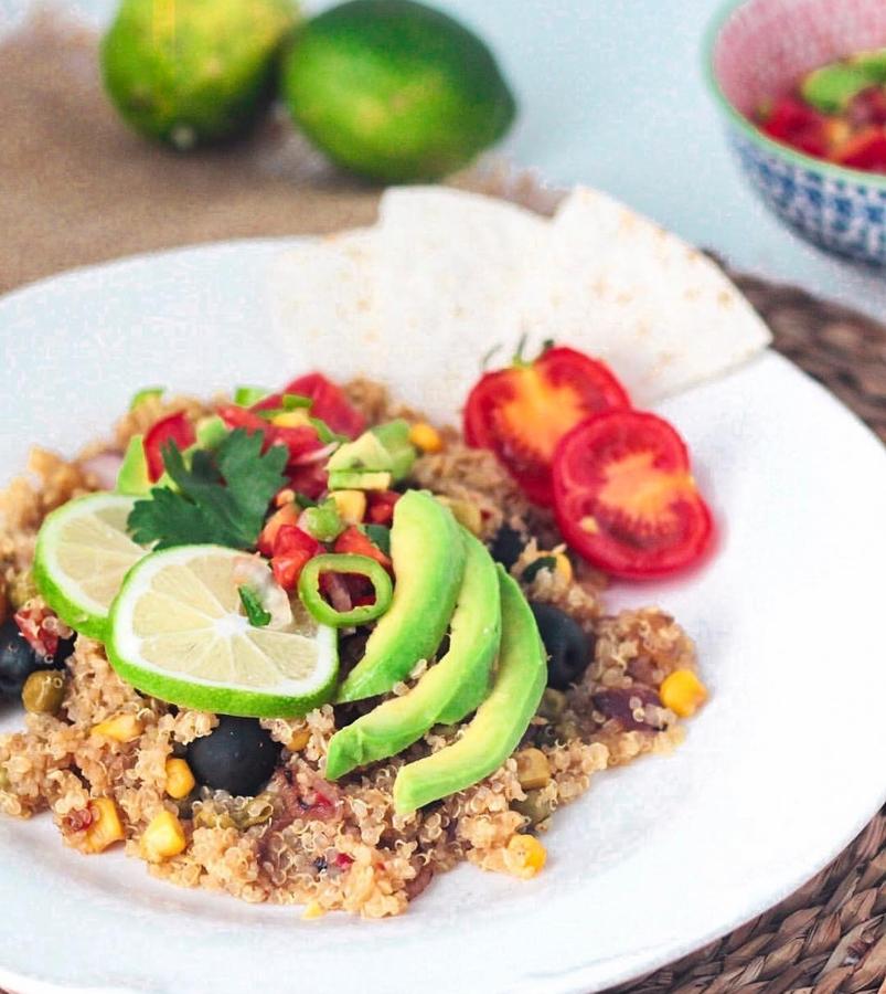 Ani y Sara Martínez Grannell son las hermanas encargadas de llevar esta cuenta de Instagram que te dará las ideas necesarias para disfrutar de tus comidas preferidas eliminando los excesos en tu dieta.