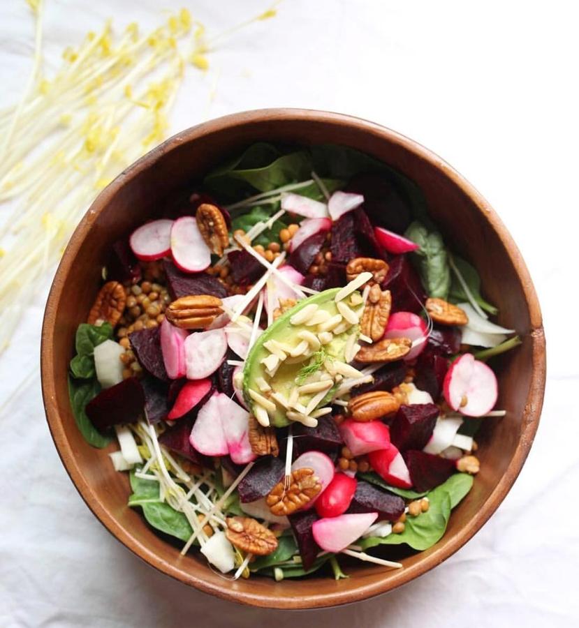 Claudia de la Mata y Elisa Melero son las encargadas de llevar esta cuenta de Instagram y también las responsables de que en sus publicaciones solo veamos platos deliciosos, estéticos, sencillos y una gran variedad de propuestas gastronómicas saludables alrededor del mundo.