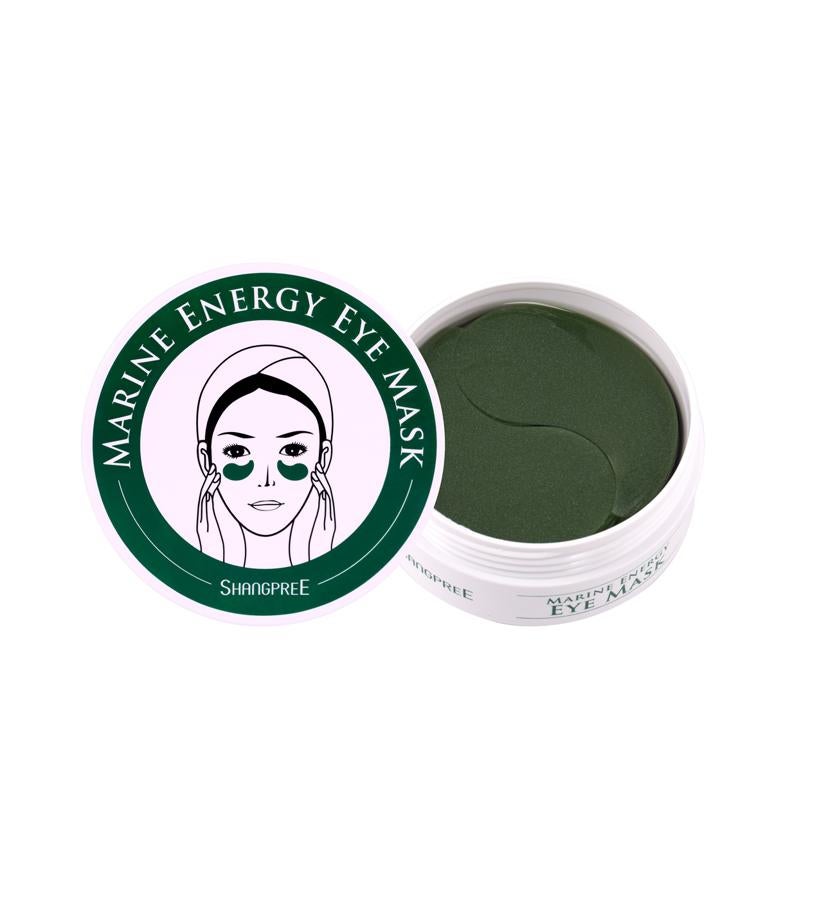 Parches de hidrogel para combatir las ojeras y arruguitas. Enriquecidos con algas ricas en antioxidantes, la espirulina y las algas rojas. Su fórmula contiene extractos herbales calmantes e ingredientes que hidratan profundamente como el Hialuronato de Sodio, lo que resulta ideal para aplicar en largos trayectos. (30 €).