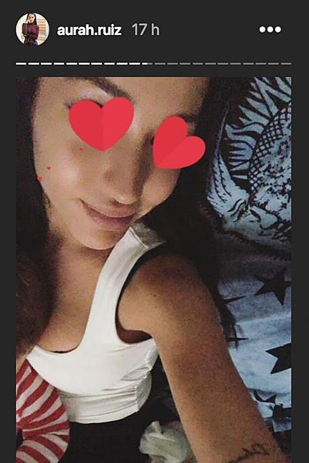 Aurah Ruiz con su hijo en brazos en la foto colgada en sus 'stories'.