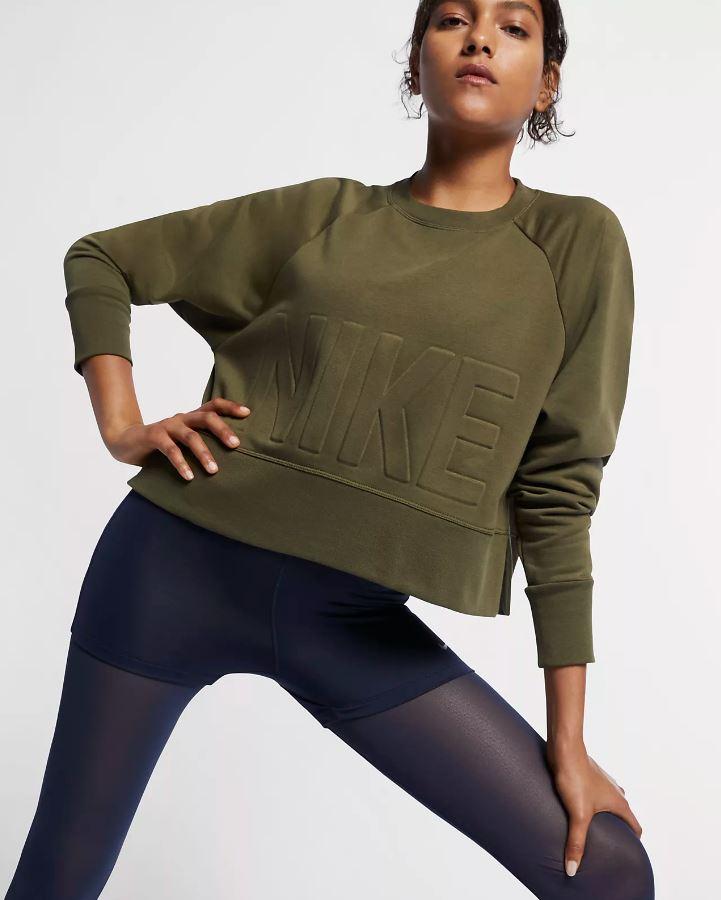 Camiseta de entrenamiento de manga larga de Nike. 50 euros.