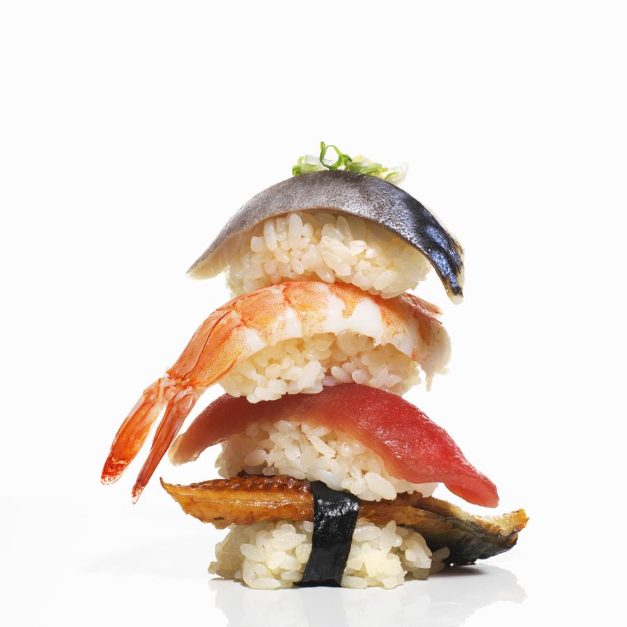 Consumir pescado crudo (como el sushi o el tartar) es una opción muy saludable para nuestro organismo ya que le estamos aportando las vitaminas y propiedades que se pierden al cocinar el pescado.