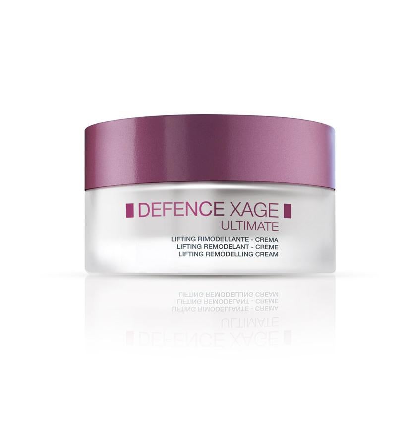 Su textura sedosa y ligera es ideal para pieles mixtas. Combate la flacidez cutánea y los signos de envejecimiento, incluso los relacionados con carencias hormonales, mejora de la piel firmeza de la piel y contrarresta la relajación cutánea.  Defence Xage Ultimate Crema Lifting Remodeladora de Bionike  (39,95 €).