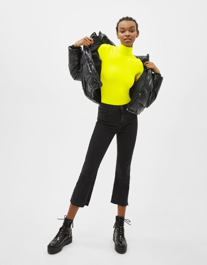 Body de cuello alto en color lima, 12,99 euros.