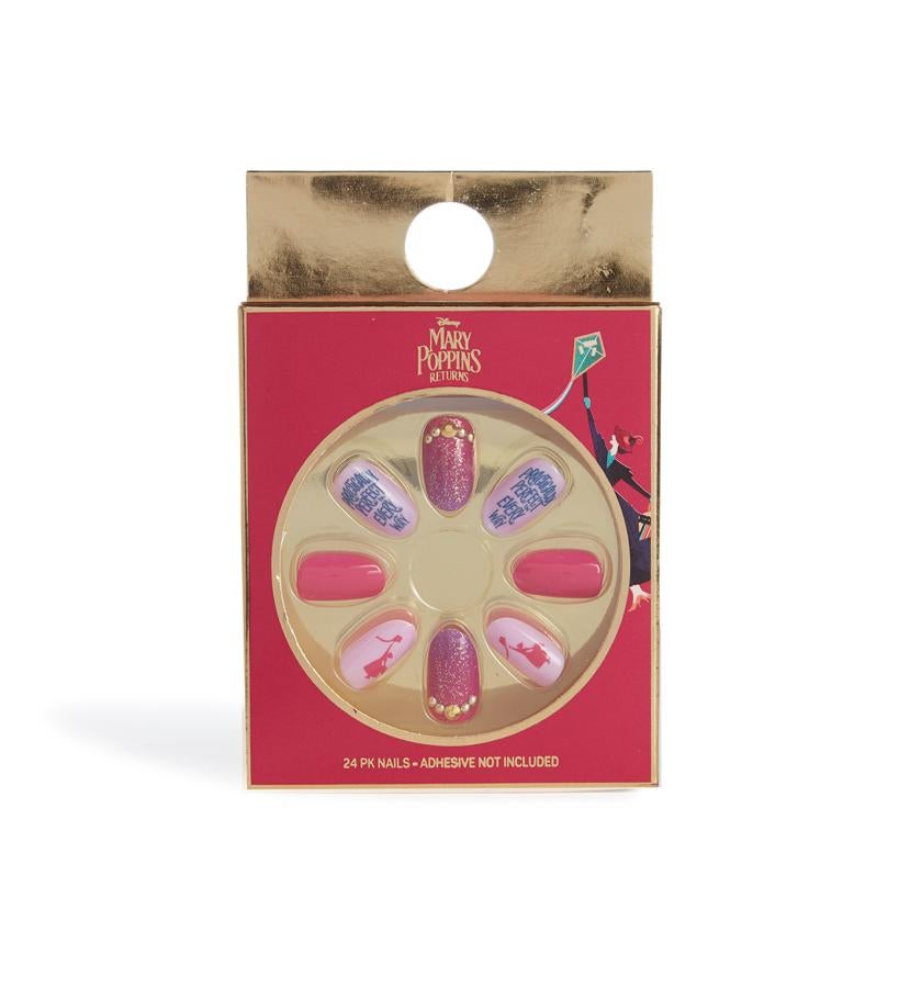 Uñas postizas (4 €).