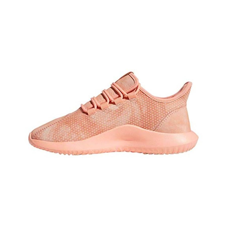 Zapatillas de entrenamiento en color 'living coral' de Adidas (109.95 euros en Amazon).