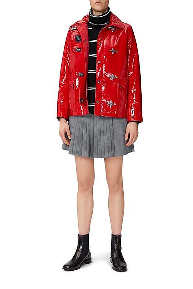 Chubasquero efecto charol.