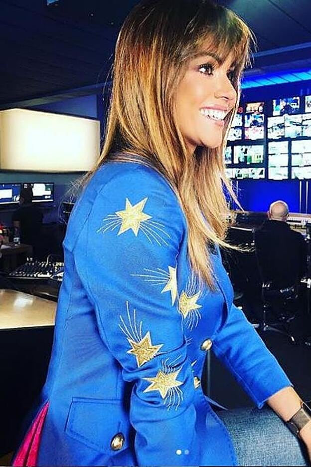 De nuevo, Lara Álvarez con chaqueta de La Condesa.