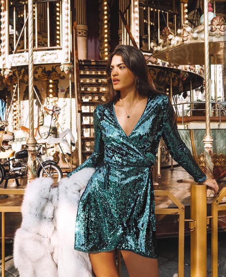 Marta Lozano causó sensación con este minivestido cruzado de Bershka. Un diseño 'low cost' con el que tanto Marta Lozano como Mery Turiel nos conquistaron esta temporada.