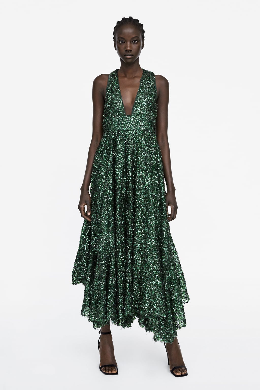 Vestido con lentejuelas ‘edición limitada’ de Zara: 129 euros.