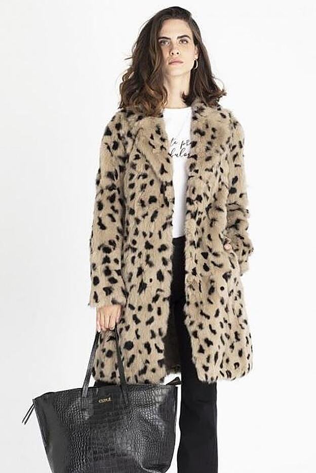 El abrigo de Cuplé está rebajado de 399 a 319 euros.