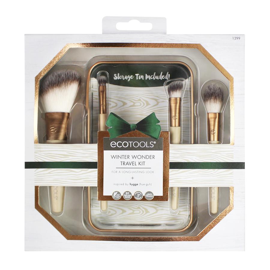 Este kit de viaje incluye 4 mini cepillos y una paleta con polvos faciales y sombras de ojos ideales para conseguir un rostro perfecto mientras viajas (15,99 euros).