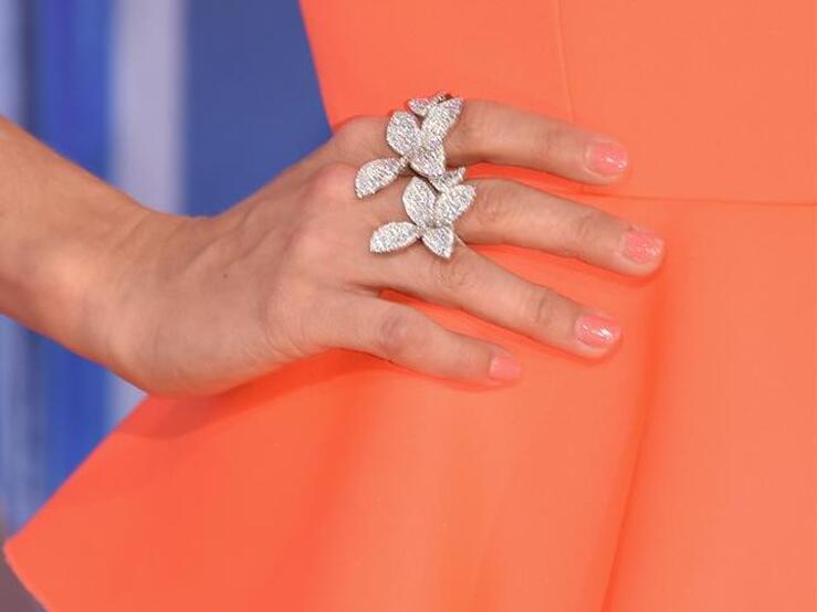 Fotos: Esmaltes de uñas living coral para que estrenes el color del año