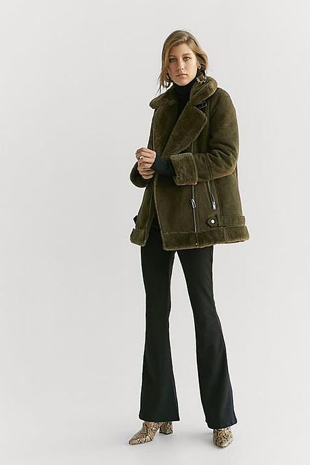 Espectacular cazadora de dobla faz en color caqui.