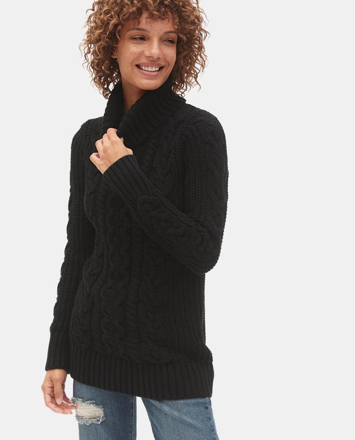 Y para tu prima la friolera, este jersey de ochos, que pasa en las rebajas de El Corte Inglés de 69.99 a 41.99 euros.