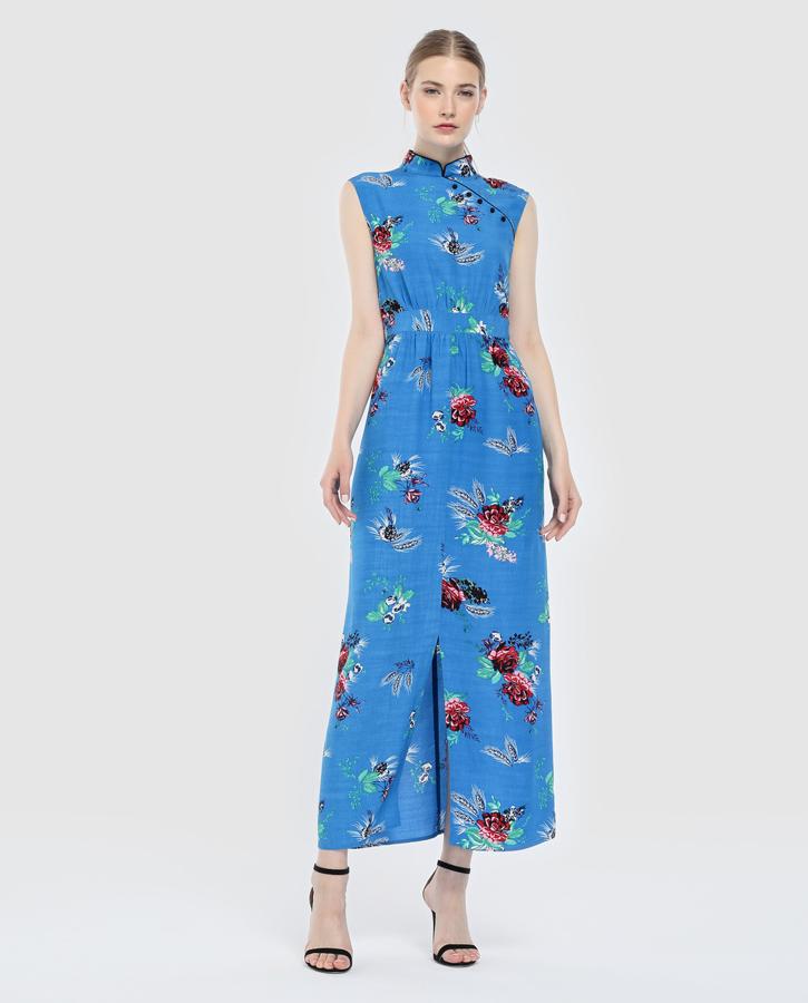 Y por último, este vestido de Tintoretto, el regalo perfecto de Reyes para esa hermana o BFF que tiene un millón de compromisos sociales. Su precio en las rebajas de El Corte Inglés pasa de 70 a 42 euros.