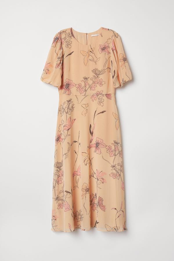 En tonos de rosa palo y mangas de farol, 41,99 euros.