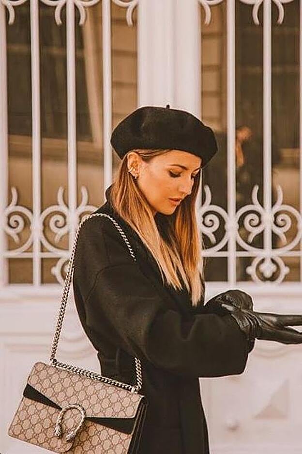 Lovely Pepa con un look en el que la boina es la protagonista.