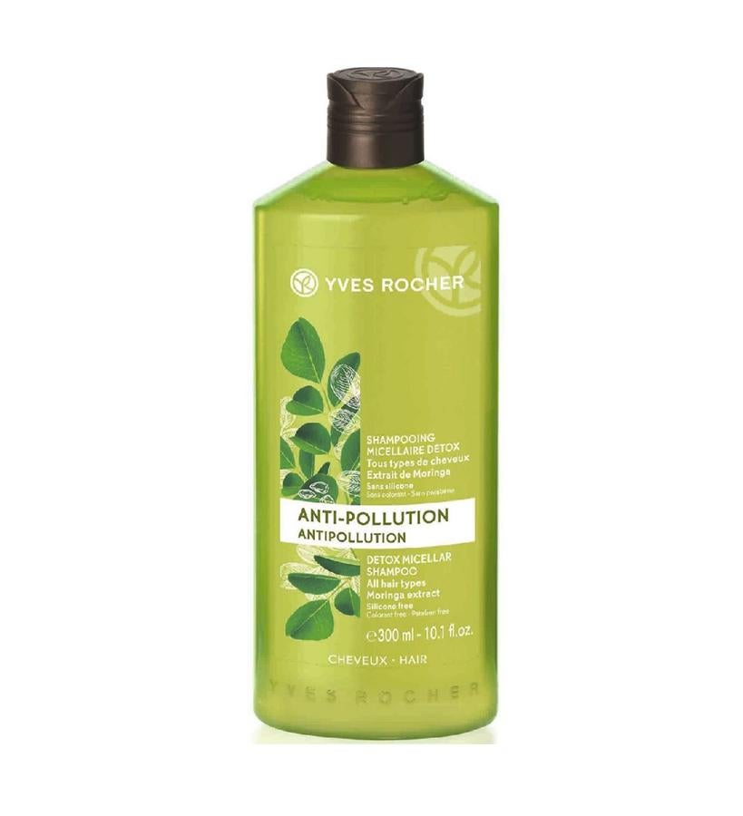 La Cosmétique Végétale de la marca selecciona el extracto de semillas de Moringa, planta tradicionalmente utilizada para purificar el agua, para liberar el pelo de residuos que apagan su tono y brillo: partículas contaminantes, tabaco o productos cosméticos. (6,10 €).